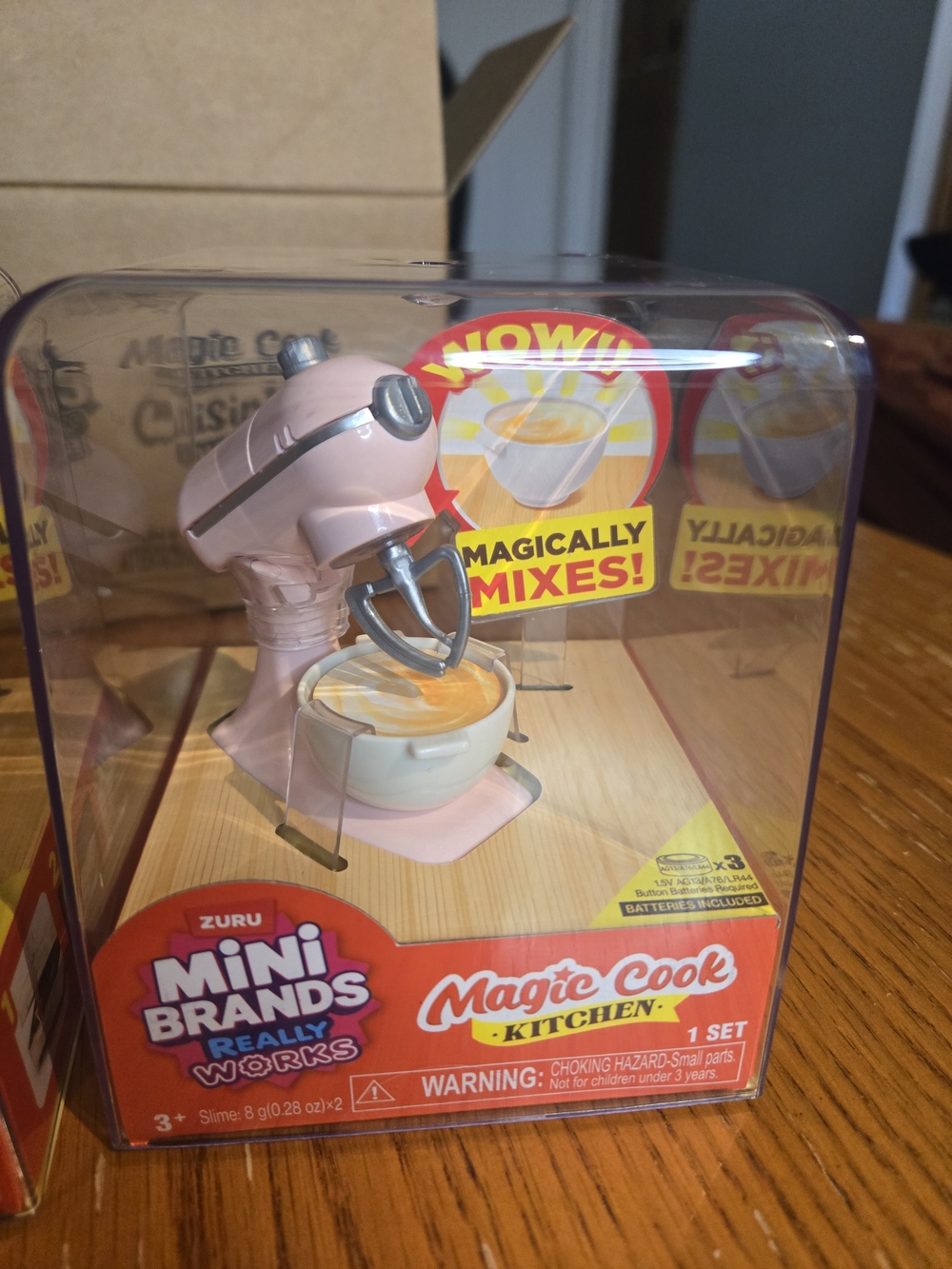 Zuru Mini Brands Really Works Magic Cook Kitchen Set  Cupcake Maker & Pink Mixer - Picture 3 of 8